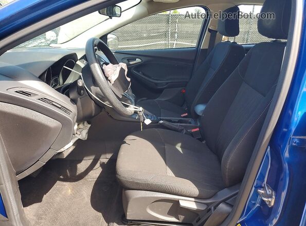 1FADP3K28JL215001 2018 FORD FOCUS Синий Вид салона спереди