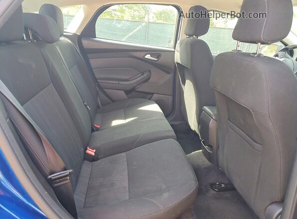 1FADP3K28JL215001 2018 FORD FOCUS Синий Вид задних сидений