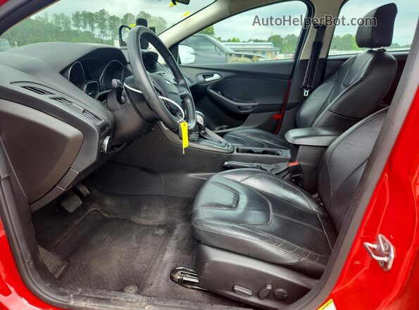 1FADP3K29GL206011 2016 FORD FOCUS Red Սալոնի դիմացի տեսք