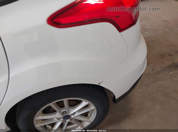 1FADP3K29HL271426 2017 FORD FOCUS White Widok z przodu