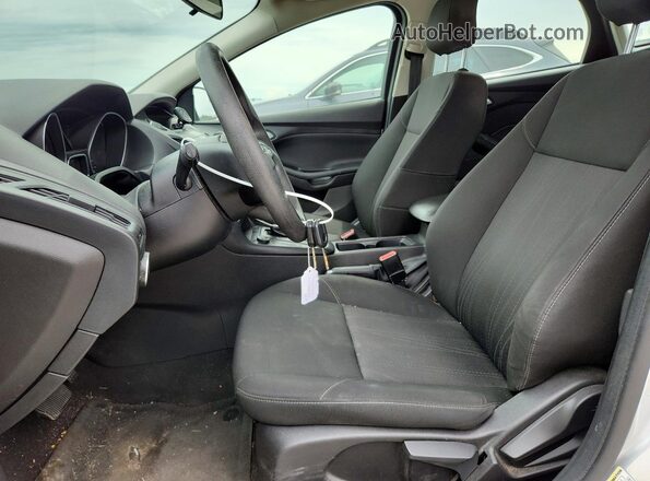 1FADP3K29JL206274 2018 FORD FOCUS Silver 
