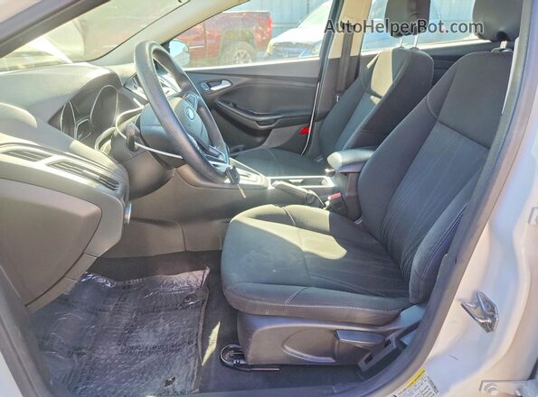 1FADP3K2XGL269876 2016 FORD FOCUS White 