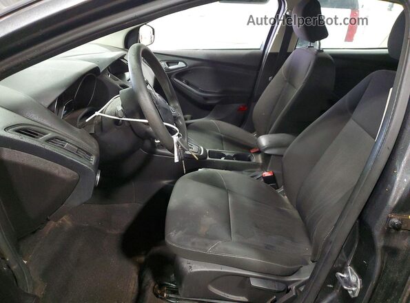 1FADP3K2XHL231582 2017 FORD FOCUS Серый Вид салона спереди