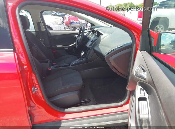 1FADP3K2XHL248902 2017 FORD FOCUS Red Սալոնի դիմացի տեսք