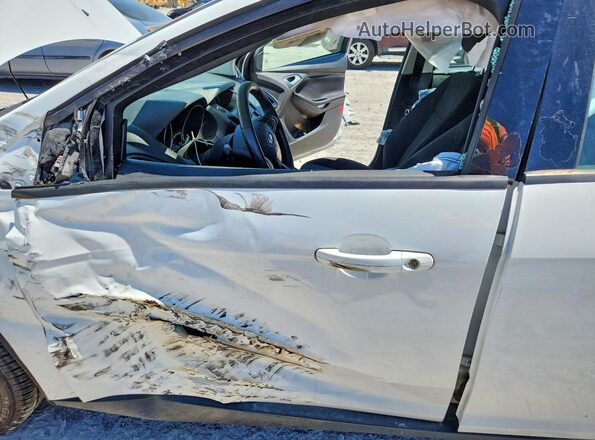 1FADP3K2XJL208700 2018 FORD FOCUS White 