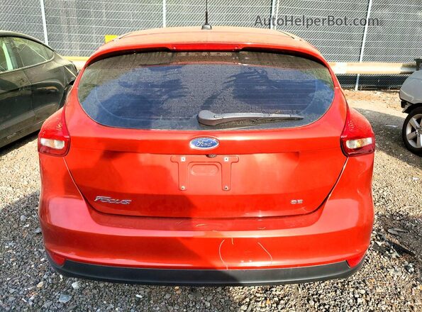 1FADP3K2XJL300129 2018 FORD FOCUS Red Հետևի տեսք