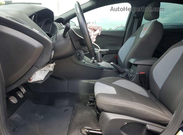 1FADP3L90HL244577 2017 FORD FOCUS Синий Вид салона спереди