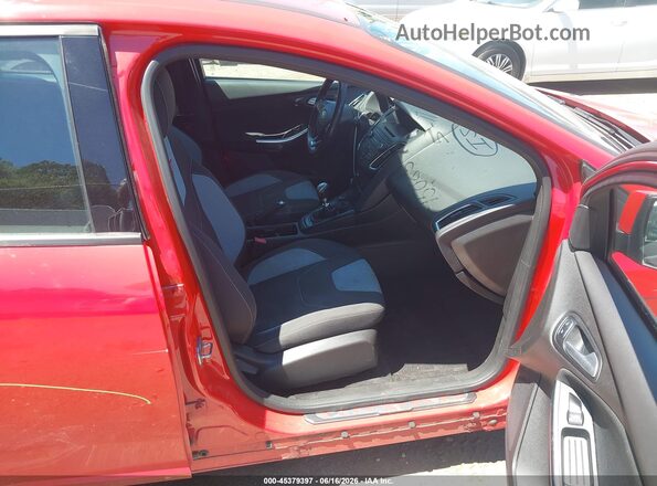 1FADP3L91HL266362 2017 FORD FOCUS Red Front interior view