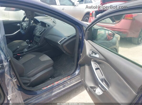 1FADP3L93HL244346 2017 FORD FOCUS Blue Вид салону спереду