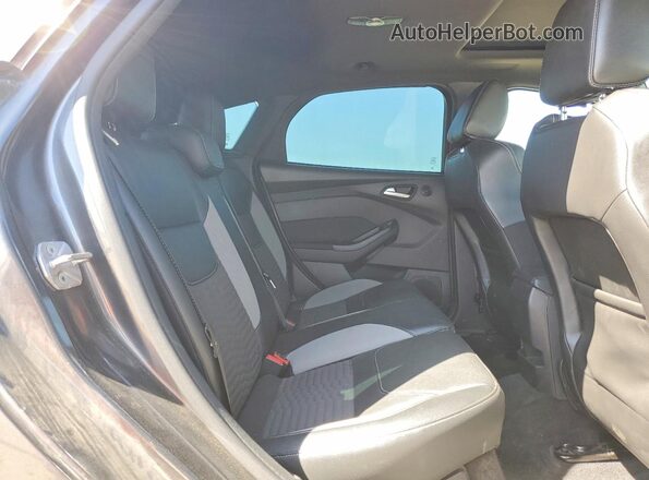1FADP3L93HL334659 2017 FORD FOCUS Gray Vista interior trasera