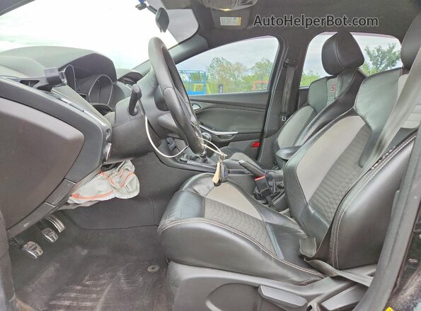 1FADP3L95JL203545 2018 FORD FOCUS Black Widok wnętrza z przodu