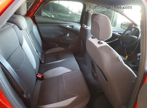 1FADP3L96GL362339 2016 FORD FOCUS Red უკანა სავარძლების ხედი