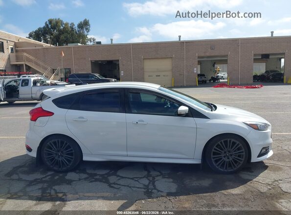1FADP3L98JL260967 2018 FORD FOCUS White Вид задньої частини салону