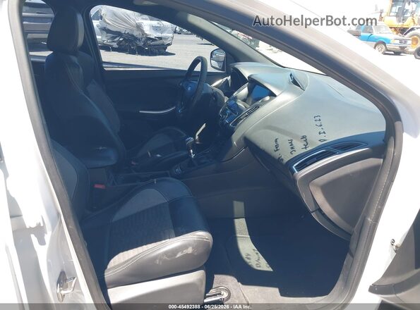 1FADP3L99HL260602 2017 FORD FOCUS ST White წინა სალონის ხედი