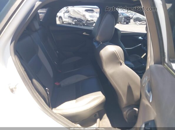 1FADP3L99HL260602 2017 FORD FOCUS ST White VIN კოდის სტიკერის ხედი