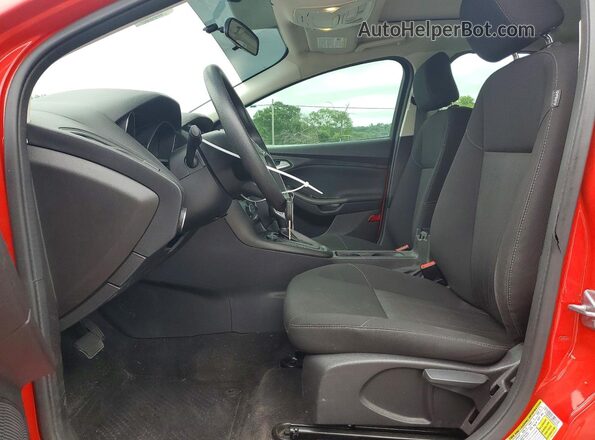 1FADP3M20HL320476 2017 FORD FOCUS Red Սալոնի դիմացի տեսք