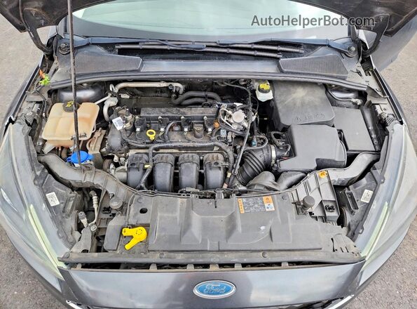 1FADP3M23JL261946 2018 FORD FOCUS Gray Rear interior view