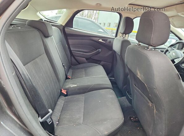 1FADP3M23JL261946 2018 FORD FOCUS Gray Rear seats view