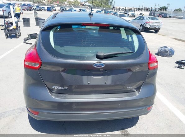 1FADP3M24JL293319 2018 FORD FOCUS Gray 