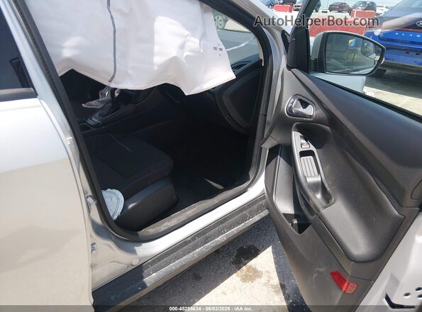 1FADP3M25JL228995 2018 FORD FOCUS Серебряный Вид салона спереди