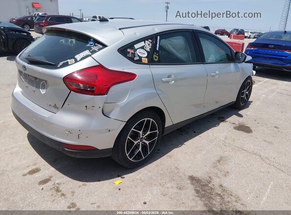 1FADP3M25JL228995 2018 FORD FOCUS Серебряный Задняя правая четверть