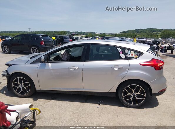 1FADP3M25JL228995 2018 FORD FOCUS Серебряный 