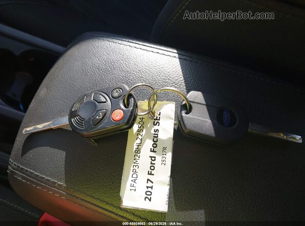 1FADP3M28HL225504 2017 FORD FOCUS Black Dashboard view