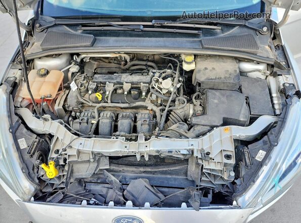 1FADP3N20HL219386 2017 FORD FOCUS Silver Rear interior view