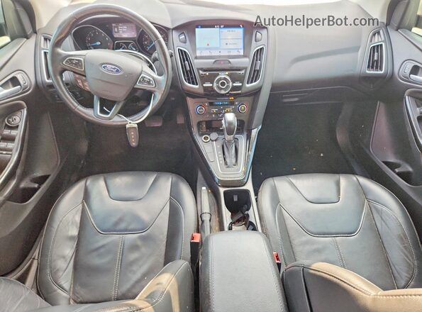 1FADP3N20HL219386 2017 FORD FOCUS Silver Dashboard view