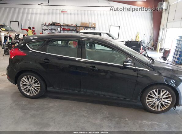 1FADP3N21JL294104 2018 FORD FOCUS Black Widok zestawu wskaźników