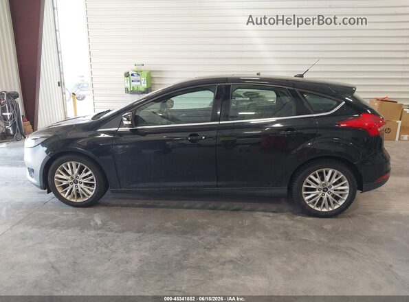 1FADP3N21JL294104 2018 FORD FOCUS Black Widok wnętrza z tyłu