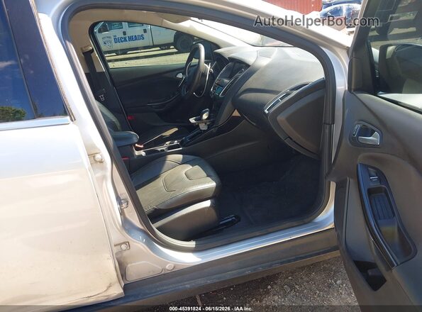 1FADP3N24GL388437 2016 FORD FOCUS Silver 