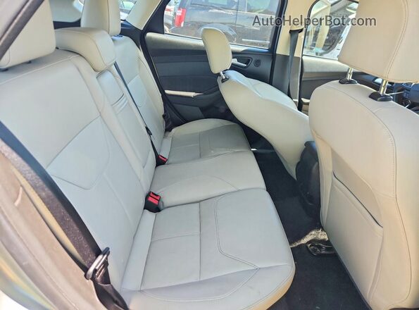1FADP3N25GL326240 2016 FORD FOCUS Silver Вид задніх сидінь