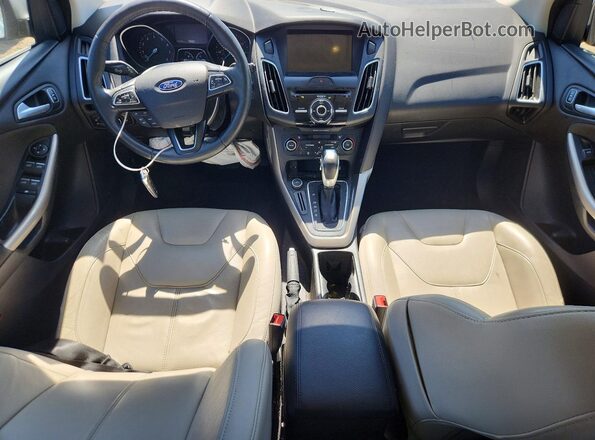 1FADP3N25GL326240 2016 FORD FOCUS Silver Вид панелі приладів