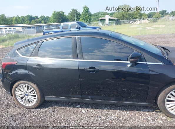 1FADP3N25HL221229 2017 FORD FOCUS Black Вид задньої частини салону
