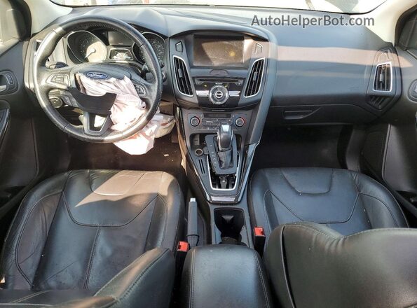 1FADP3N26GL381392 2016 FORD FOCUS Black Widok deski rozdzielczej