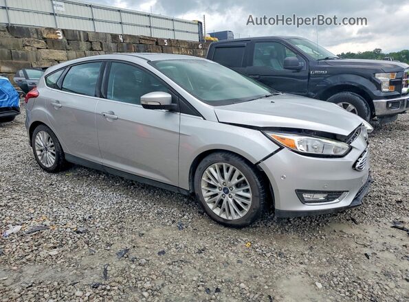 1FADP3N27HL307108 2017 FORD FOCUS Silver Front right