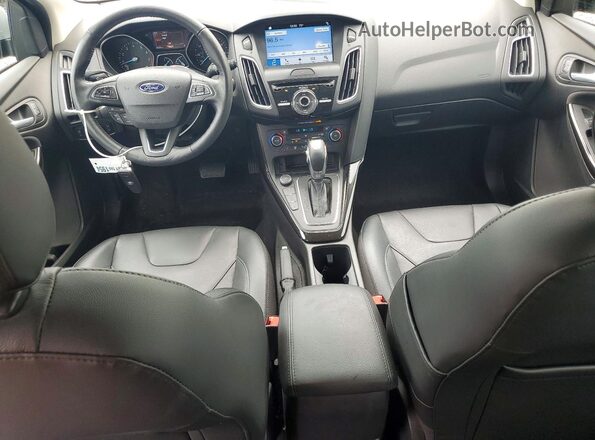 1FADP3N27HL307108 2017 FORD FOCUS Silver Dashboard view