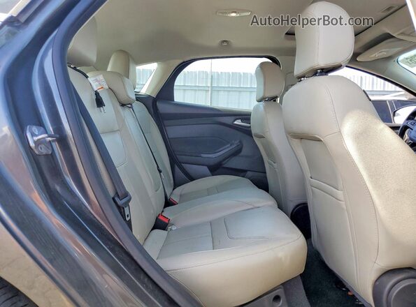 1FADP3N27JL283303 2018 FORD FOCUS Gray Widok tylnych siedzeń