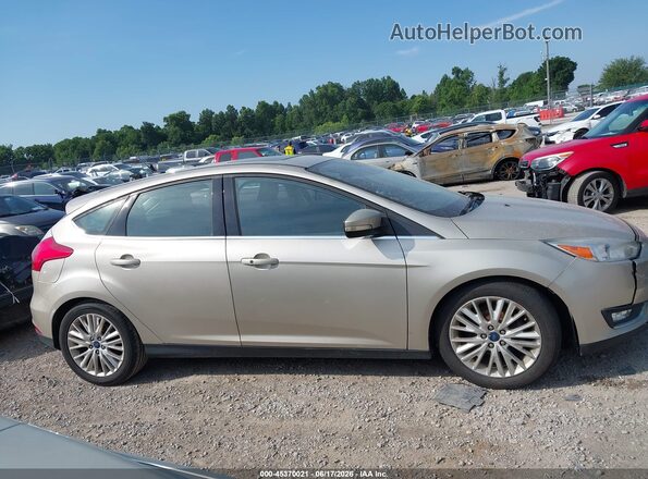 1FADP3N27JL285990 2018 FORD FOCUS Gold უკანა სალონის ხედი