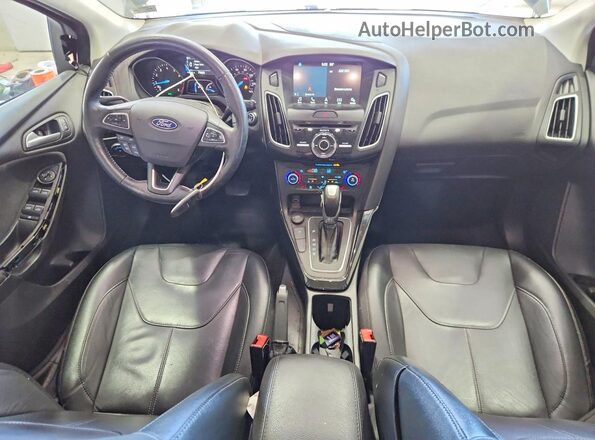 1FADP3N27JL295872 2018 FORD FOCUS Черный Вид панели приборов