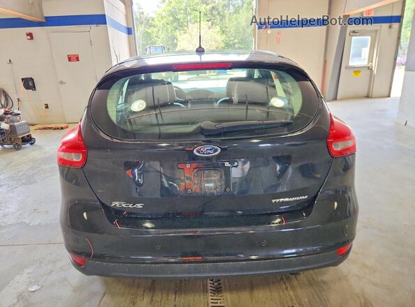1FADP3N27JL295872 2018 FORD FOCUS Черный Вид сзади