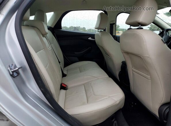 1FADP3N28GL302885 2016 FORD FOCUS Silver უკანა სავარძლების ხედი