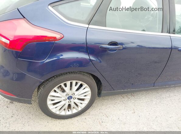 1FADP3N28HL312317 2017 FORD FOCUS Blue Widok z przodu