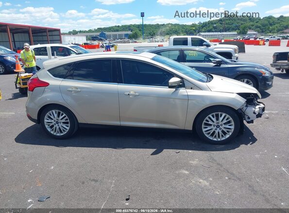 1FADP3N28HL324709 2017 FORD FOCUS Gold 360 interior view