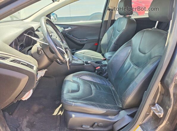 1FADP3N29GL238761 2016 FORD FOCUS Угольный Вид салона спереди