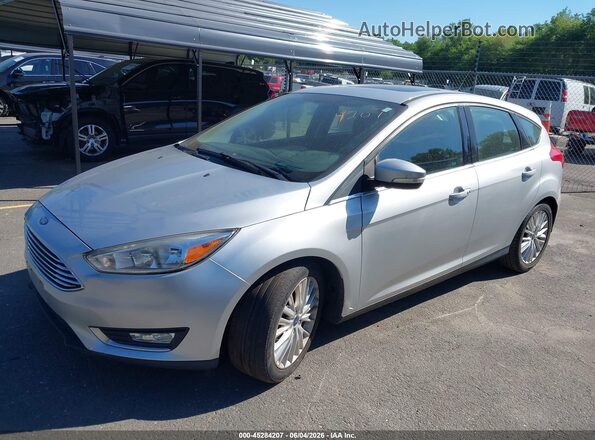 1FADP3N29HL333726 2017 FORD FOCUS Silver Front left