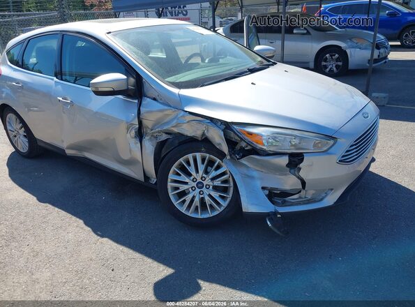 1FADP3N29HL333726 2017 FORD FOCUS Silver Front view