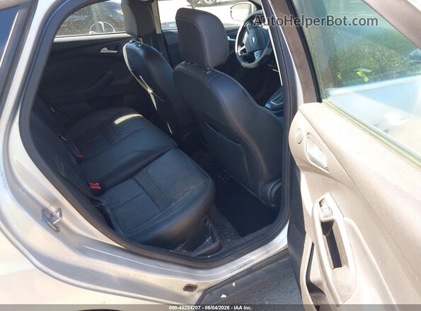 1FADP3N29HL333726 2017 FORD FOCUS Silver VIN sticker view