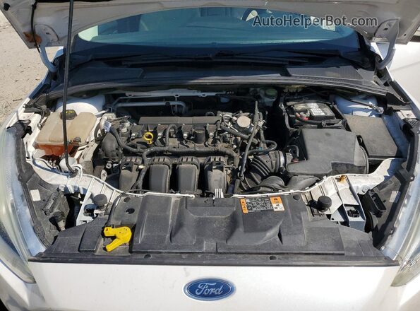 1FADP3N2XGL332681 2016 FORD FOCUS White Widok wnętrza z tyłu